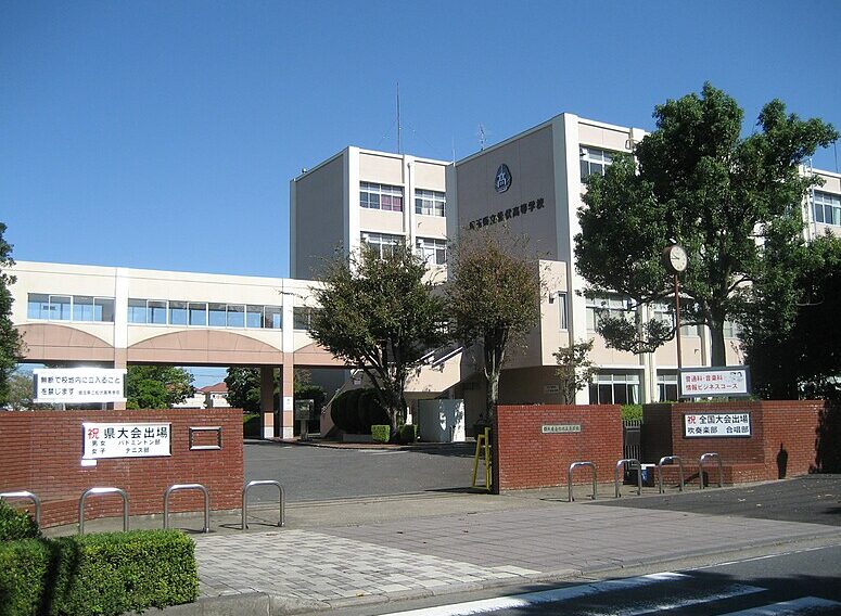 埼玉県立松伏高校の校舎