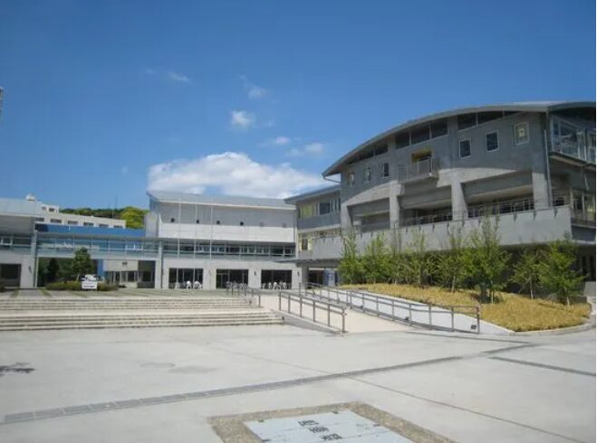 山本世界が卒業した神奈川県の横須賀市立横須賀総合高等学校